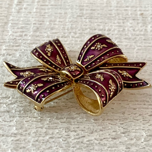 Vintage Joan Rivers Enamel and Gold Plated Brooch Pin - Picture 2 of 7